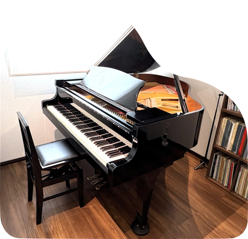 シャッツ学園前のピアノ教室の部屋の写真